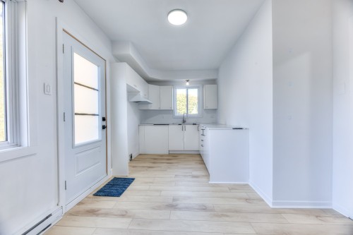 Kitchen - 20 Boul. Goineau, Laval (Pont-Viau), QC - Indoor