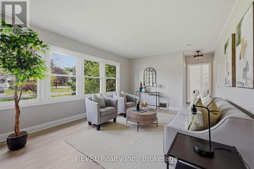 7962 Booth Street, Niagara Falls (Ascot), ON - Indoor Photo Showing Other Room