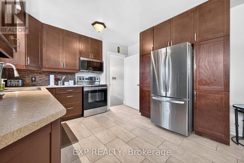8 Dunraven Avenue, St. Catharines (Carlton/Bunting), ON - Indoor Photo Showing Kitchen With Stainless Steel Kitchen