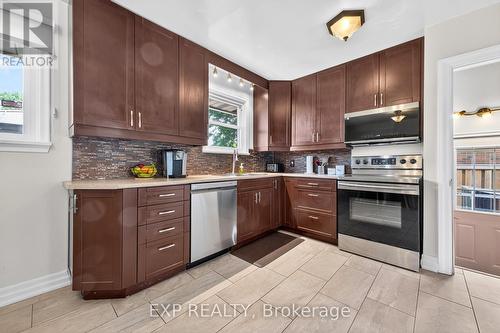 8 Dunraven Avenue, St. Catharines (Carlton/Bunting), ON - Indoor Photo Showing Kitchen