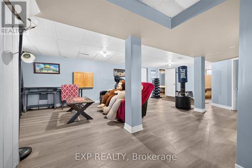 8 Dunraven Avenue, St. Catharines (Carlton/Bunting), ON - Indoor