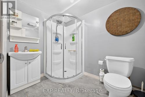 8 Dunraven Avenue, St. Catharines (Carlton/Bunting), ON - Indoor Photo Showing Bathroom