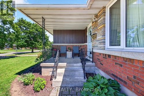 8 Dunraven Avenue, St. Catharines (Carlton/Bunting), ON - Outdoor With Exterior