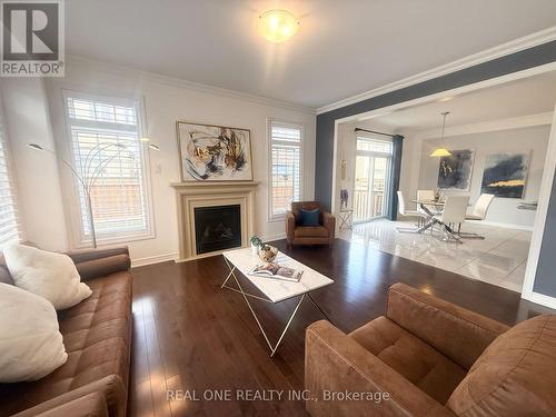39 Mowder Drive, Aurora, ON - Indoor Photo Showing Living Room With Fireplace