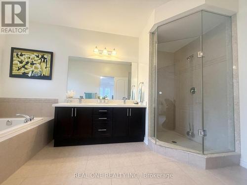 39 Mowder Drive, Aurora, ON - Indoor Photo Showing Bathroom