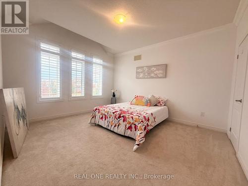 39 Mowder Drive, Aurora, ON - Indoor Photo Showing Bedroom