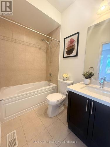 39 Mowder Drive, Aurora, ON - Indoor Photo Showing Bathroom