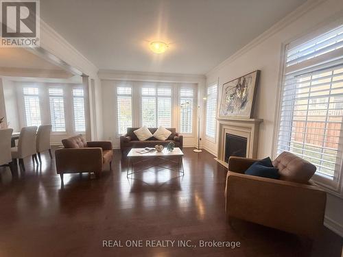 39 Mowder Drive, Aurora, ON - Indoor Photo Showing Living Room With Fireplace