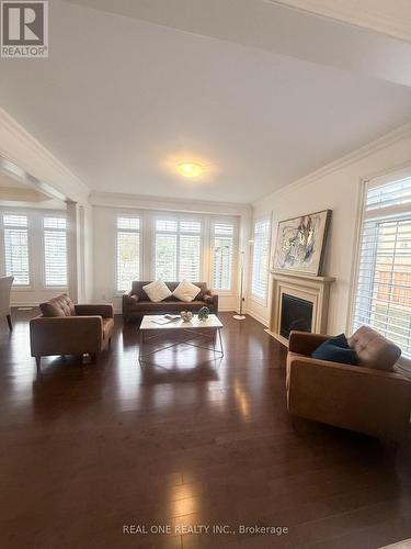 39 Mowder Drive, Aurora, ON - Indoor Photo Showing Living Room With Fireplace
