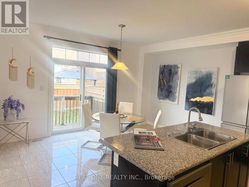 39 Mowder Drive, Aurora, ON - Indoor Photo Showing Kitchen With Double Sink