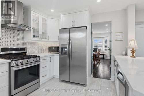 197 Parkwood Crescent, Hamilton (Thorner), ON - Indoor Photo Showing Kitchen With Upgraded Kitchen