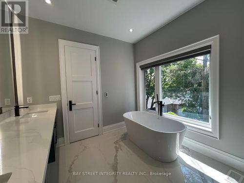 158 Elmwood Avenue, Richmond Hill, ON - Indoor