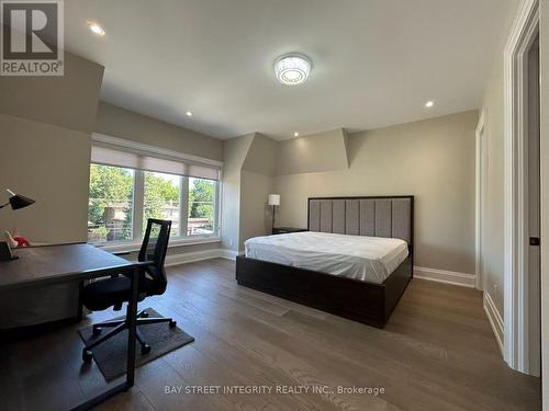 158 Elmwood Avenue, Richmond Hill, ON - Indoor Photo Showing Bedroom
