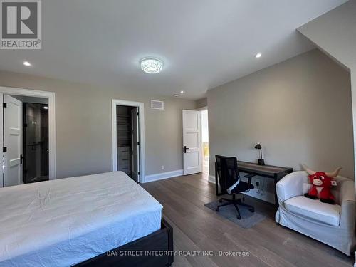 158 Elmwood Avenue, Richmond Hill, ON - Indoor Photo Showing Bedroom