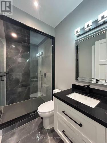 158 Elmwood Avenue, Richmond Hill, ON - Indoor Photo Showing Bathroom