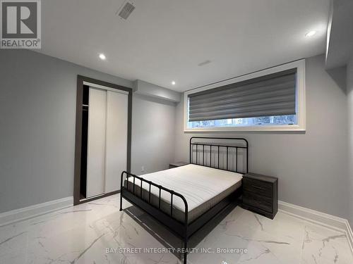 158 Elmwood Avenue, Richmond Hill, ON - Indoor Photo Showing Bedroom
