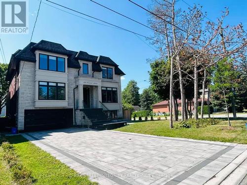 158 ELMWOOD AVENUE  Richmond Hill, ON L4C 1L1