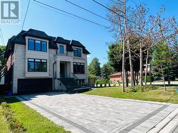 158 ELMWOOD AVENUE Richmond Hill, ON L4C 1L1
