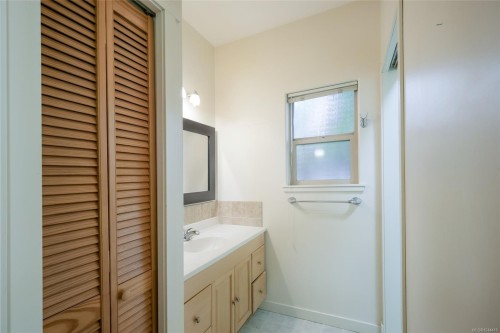 126 Bayridge Pl, Bowser, BC 