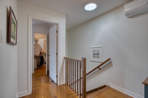 Staircase - 335 Ch. Des Sorbiers, Piedmont, QC - Indoor Photo Showing Other Room
