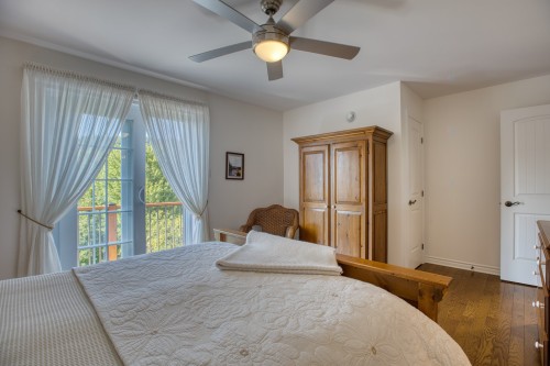 Master Bedroom - 335 Ch. Des Sorbiers, Piedmont, QC - Indoor Photo Showing Bedroom