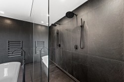 Salle de bains attenante à la CCP - 