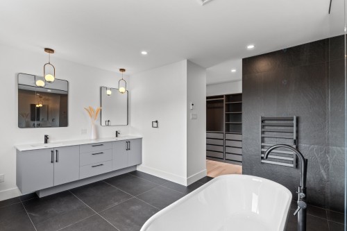 Master Bathroom - 509 Rue Des Anémones, Saint-Jean-Sur-Richelieu, QC - Indoor Photo Showing Bathroom