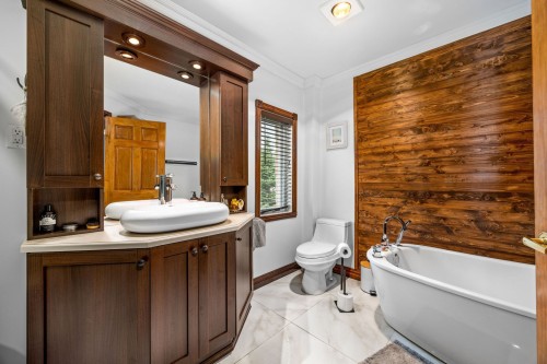 Bathroom - 372 3E Rang, Saint-Jean-Sur-Richelieu, QC - Indoor Photo Showing Bathroom