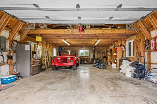 Garage - 372 3E Rang, Saint-Jean-Sur-Richelieu, QC - Indoor Photo Showing Garage
