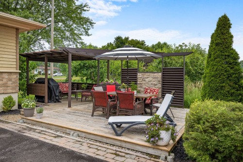 Courtyard - 372 3E Rang, Saint-Jean-Sur-Richelieu, QC - Outdoor With Deck Patio Veranda