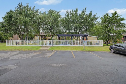 Parking - 102-775 Rue Rodier, Saint-Jean-Sur-Richelieu, QC - Outdoor