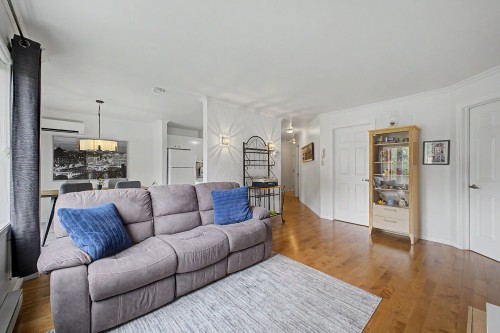 Living Room - 102-775 Rue Rodier, Saint-Jean-Sur-Richelieu, QC - Indoor Photo Showing Living Room