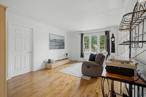 Living Room - 102-775 Rue Rodier, Saint-Jean-Sur-Richelieu, QC - Indoor Photo Showing Living Room
