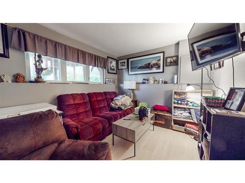 43 Dawe'S Place, Conception Bay Sout, NL - Indoor Photo Showing Living Room