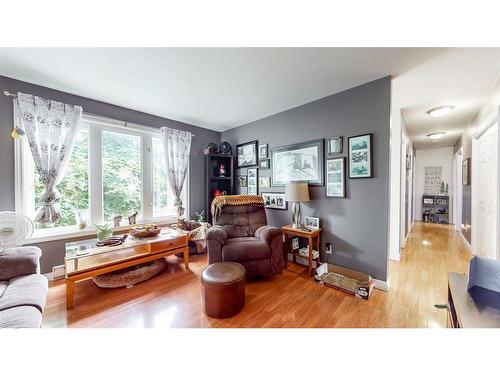43 Dawe'S Place, Conception Bay Sout, NL - Indoor Photo Showing Living Room