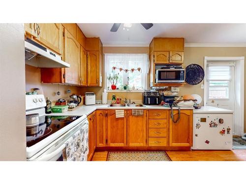 43 Dawe'S Place, Conception Bay Sout, NL - Indoor Photo Showing Kitchen With Double Sink