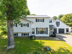 16 Elm ST Saint Stephen, NB E3L 2S3