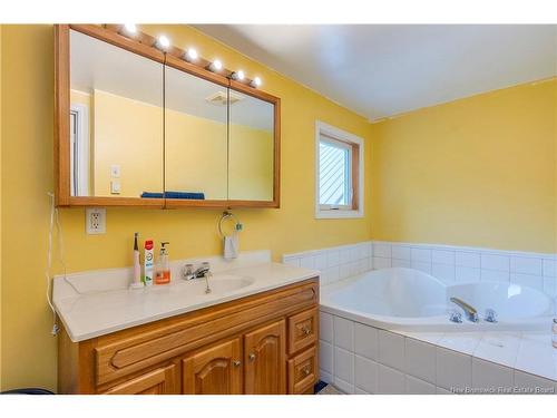 16 Elm St, Saint Stephen, NB 