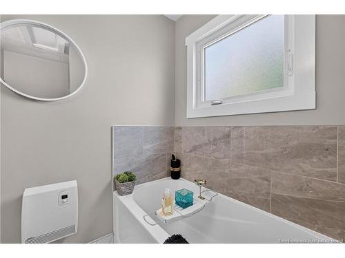 14 Cabot Dr, Moncton, NB 