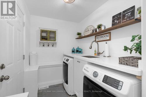 2967 Earl Street, Innisfil, ON - Indoor Photo Showing Laundry Room
