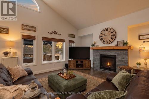 2967 Earl Street, Innisfil, ON - Indoor Photo Showing Living Room With Fireplace