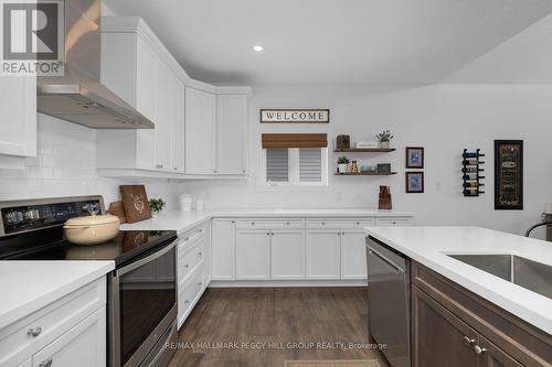 2967 Earl Street, Innisfil, ON - Indoor Photo Showing Kitchen