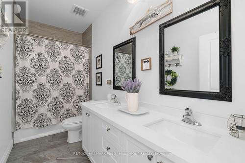 2967 Earl Street, Innisfil, ON - Indoor Photo Showing Bathroom