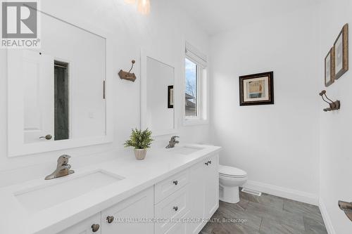 2967 Earl Street, Innisfil, ON - Indoor Photo Showing Bathroom