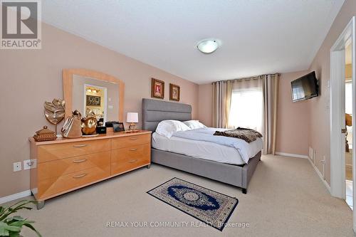 30 Spruce Pine Crescent, Vaughan, ON - Indoor Photo Showing Bedroom