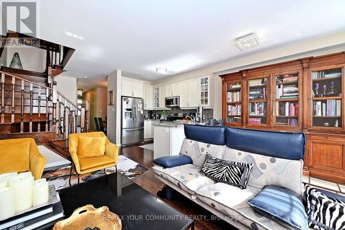 30 Spruce Pine Crescent, Vaughan, ON - Indoor Photo Showing Living Room
