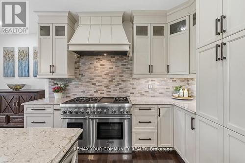 38 Windermere Circle, Tay, ON - Indoor Photo Showing Kitchen With Upgraded Kitchen