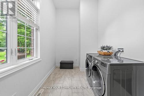 38 Windermere Circle, Tay, ON - Indoor Photo Showing Laundry Room