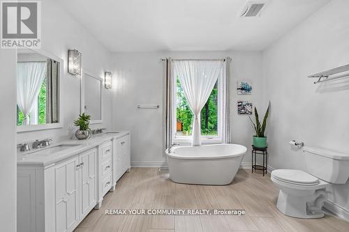 38 Windermere Circle, Tay, ON - Indoor Photo Showing Bathroom