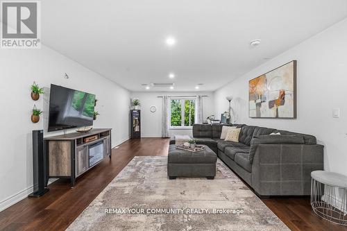 38 Windermere Circle, Tay, ON - Indoor Photo Showing Living Room